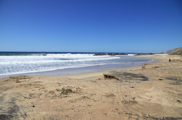 almost deserted beach close to the road from Cabo to Todos Santos